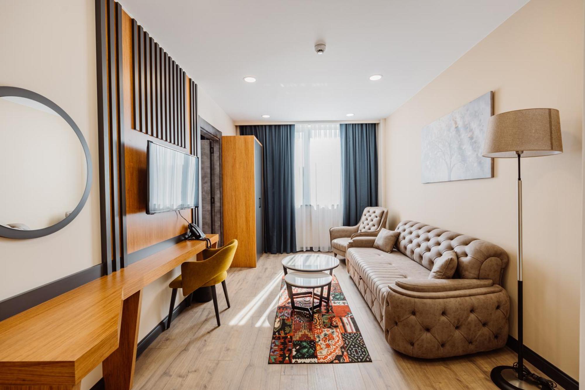 Best Western Plus Батуми Екстериор снимка