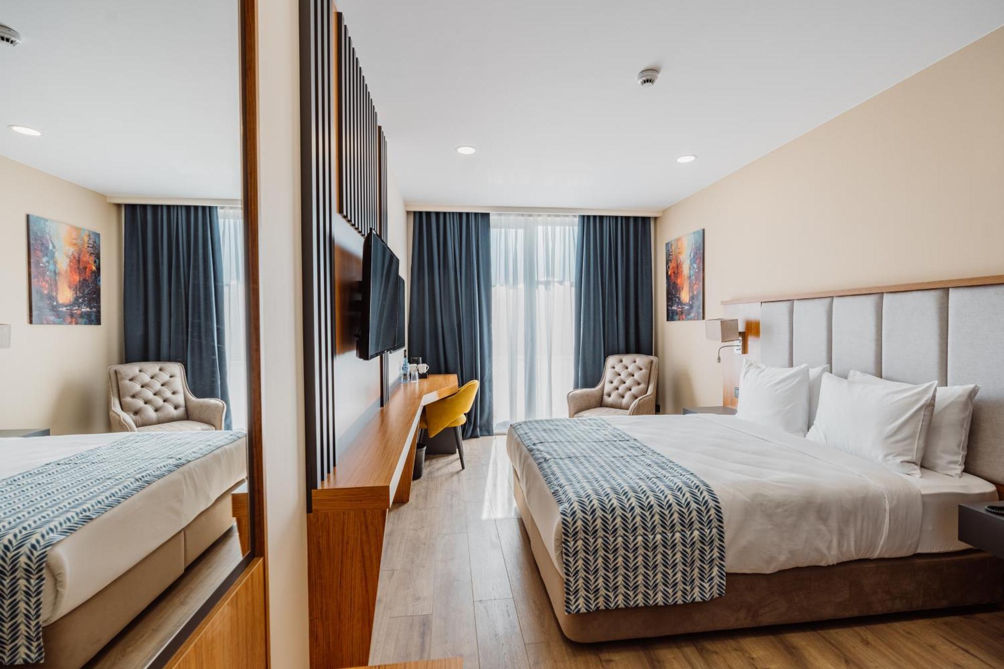 Best Western Plus Батуми Екстериор снимка