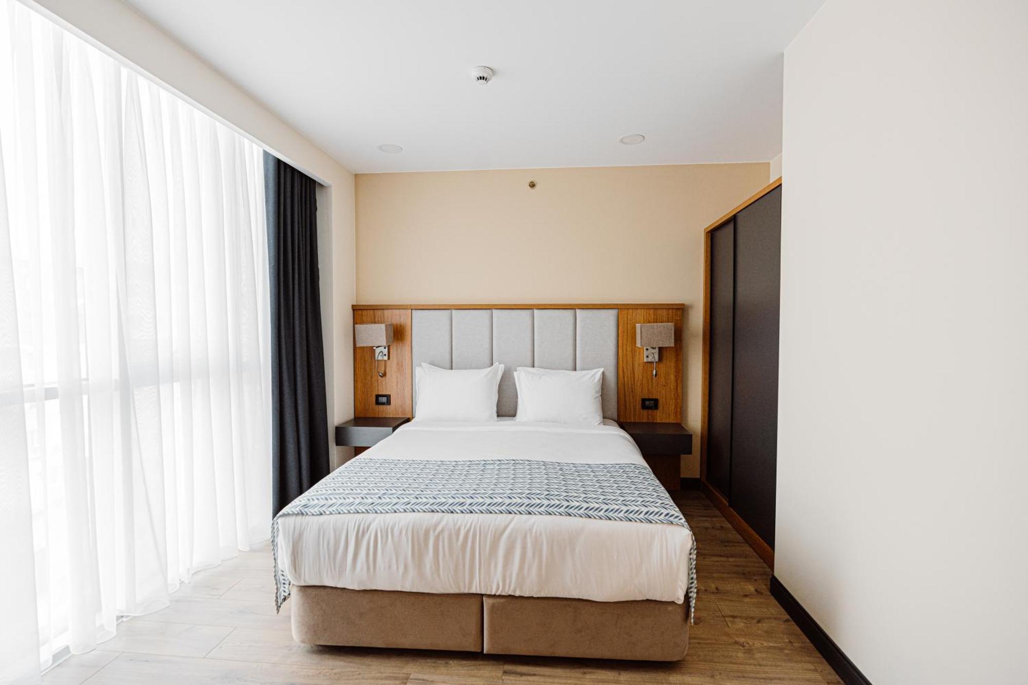 Best Western Plus Батуми Екстериор снимка
