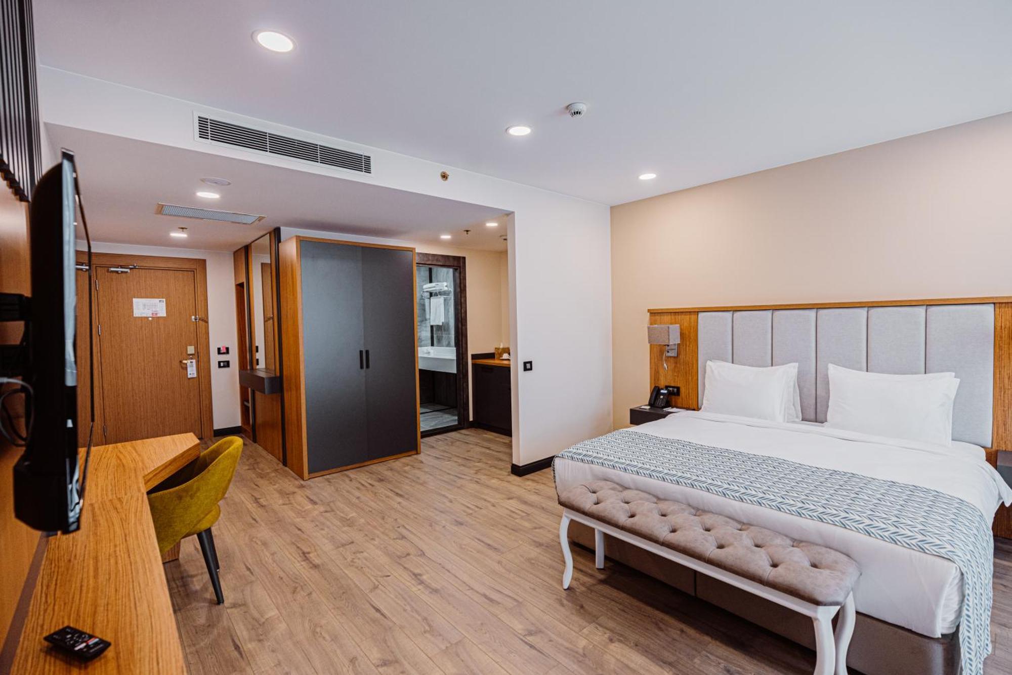 Best Western Plus Батуми Екстериор снимка