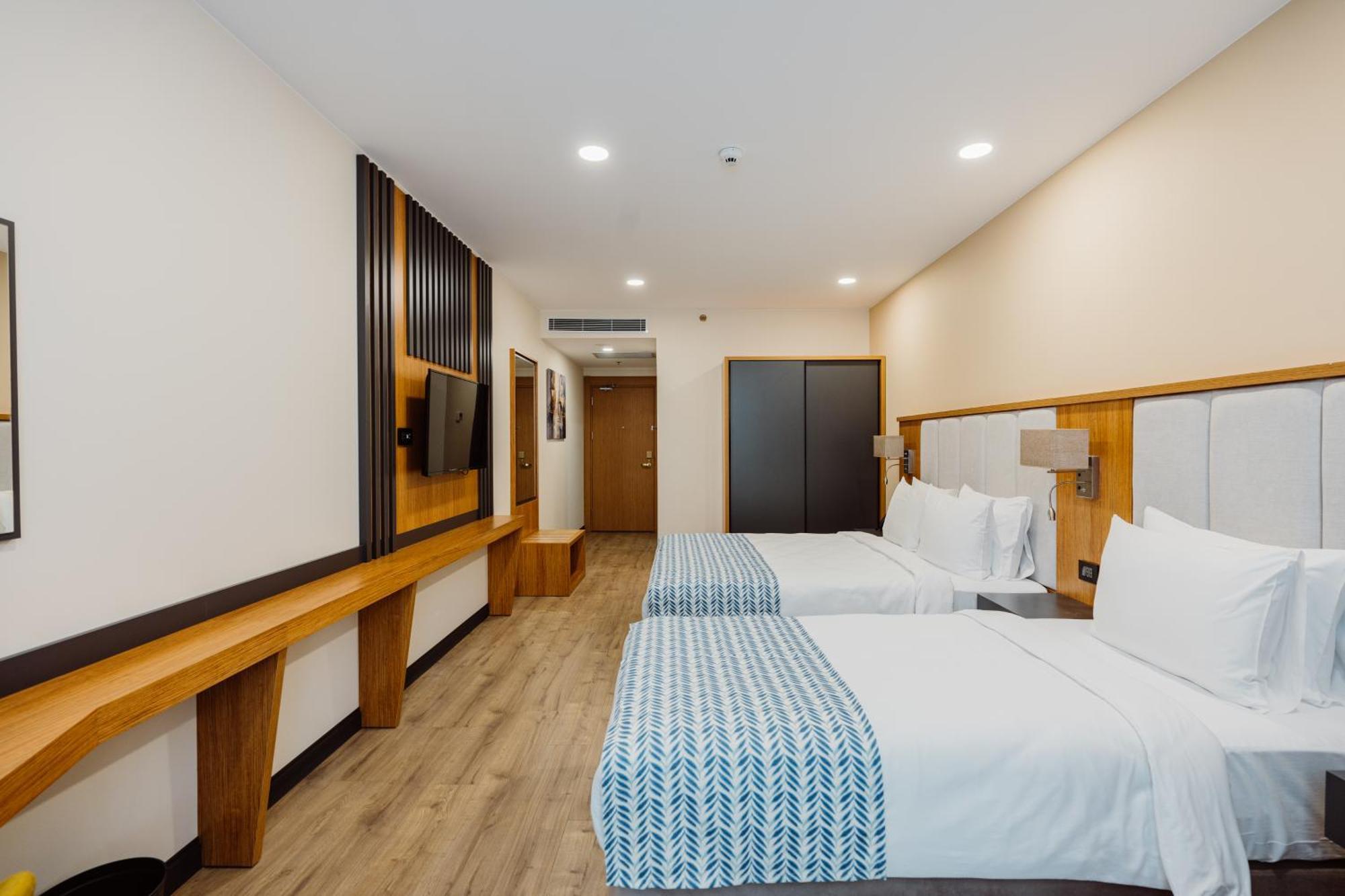 Best Western Plus Батуми Екстериор снимка